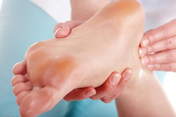 Болит пятка массаж для ног thumbnail